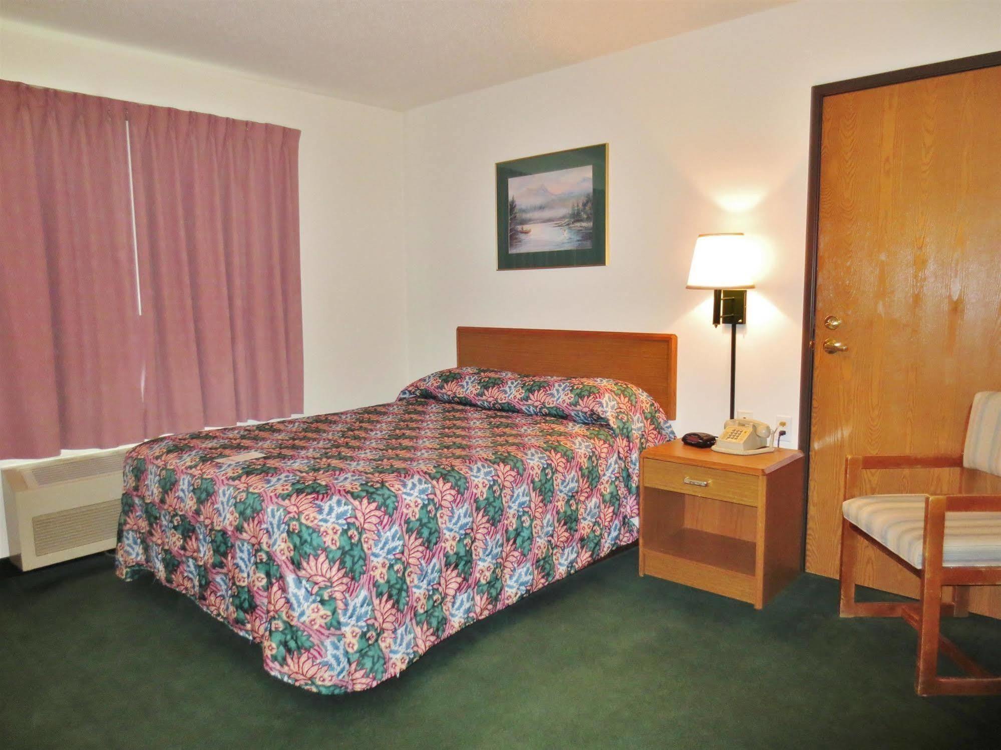 Northwoods Best Inn - Chetek Exterior photo